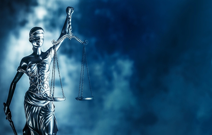 A snapshot of Lady Justice, highlighting the importance of an experienced lawyer in understanding and pursuing car accident damages.